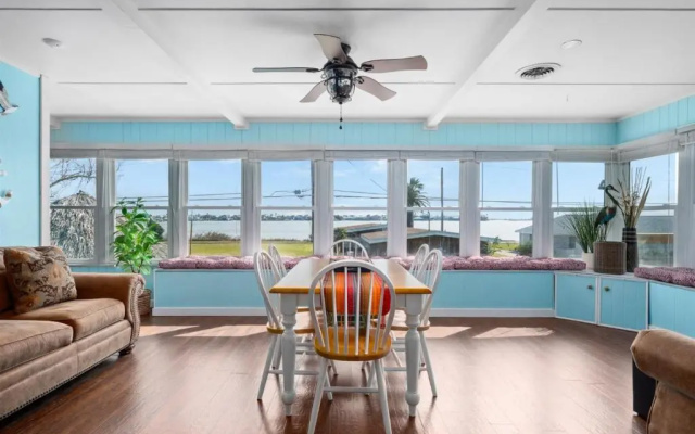 Texas Tiki by Miss Kitty’s