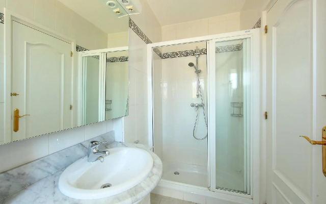 Requesens 166 - Three Bedroom