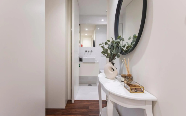 Bombarda Apartments by LovelyStay