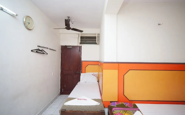 Spot On 38565 Hotel Surya