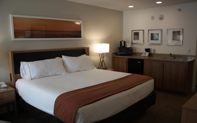 Holiday Inn Express Munising-Lakeview by IHG