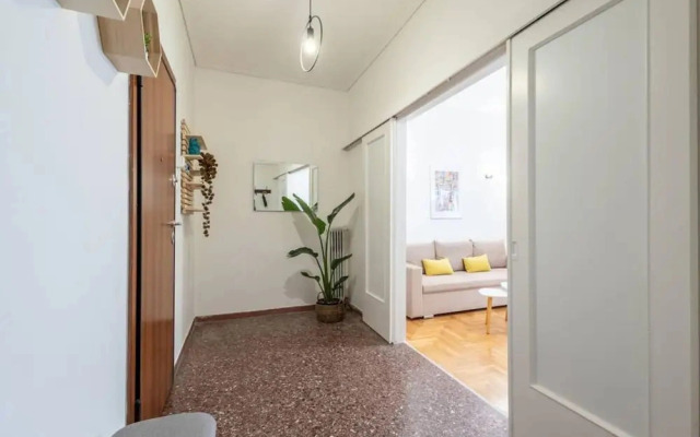 Roubnb Acropolis Museum 1BD Apt