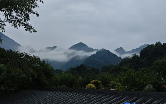 Yunshu Shili B&B