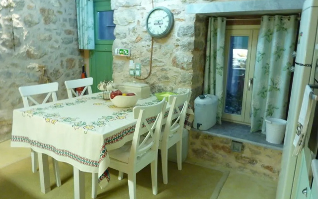 St. George Sykoussis Traditional Residence
