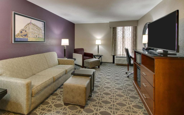 Drury Inn & Suites Poplar Bluff
