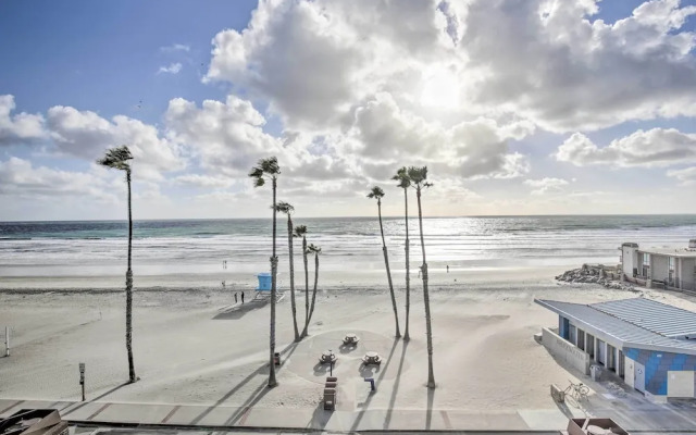 Charming Oceanside Condo w/ Beach & Pool Access!