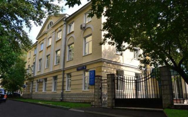Гостиница Изумруд в Москве 1 отзыв об отеле, цены и фото номеров - забронировать гостиницу Изумруд онлайн Москва вид на фасад