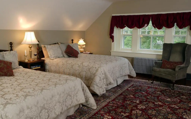 Cameron Estate Inn & Restaurant