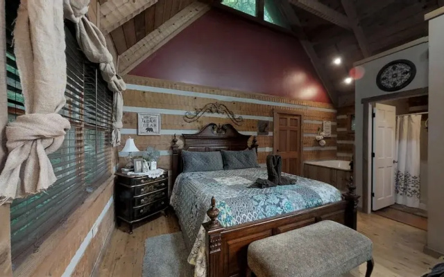 Blessed Nest 1 Bedroom Cabin by RedAwning