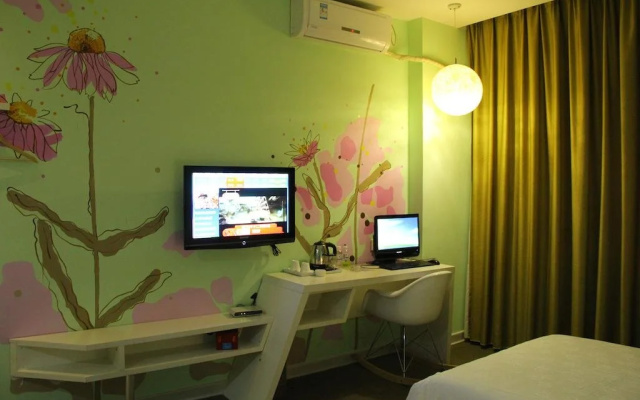 Xiamen For You Theme Hotel
