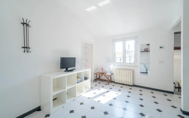 NEW!Apt 2 min walk from the Beach of Voltri