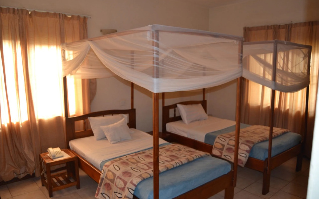Raja Excelsior Hotel