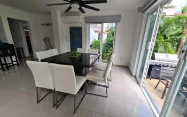 Gorgeous 3BR 3BA Villa in Playacar