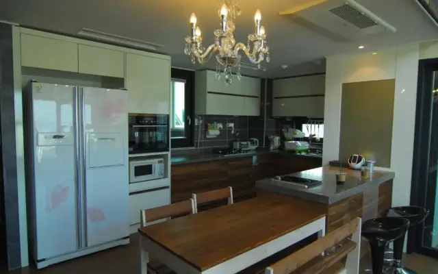 Dynamic Guesthouse
