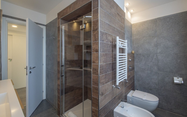 San Siro 3 Bedroom apt With Balcony