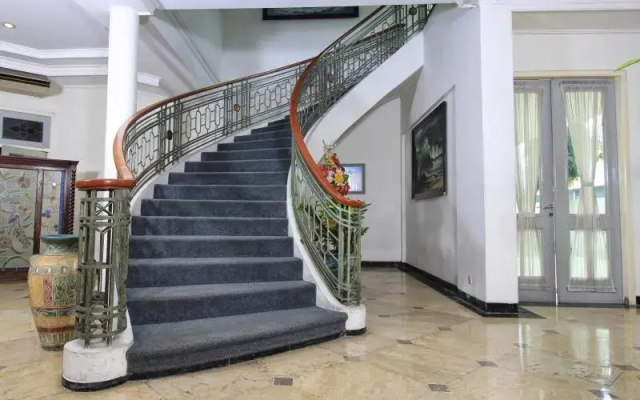 Bandar Narita Hotel