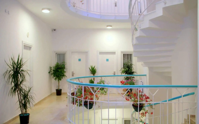 Yazar Hotel