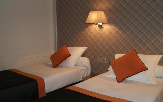 Hotel d'Amiens вид на фасад