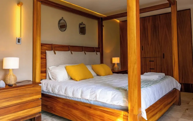 Family Condo with 3 BDR Pool & Hot tub