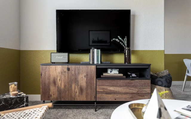 Domio Tempe Hip 2BR Balcony