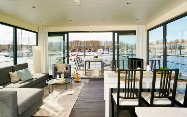 Hausboot in Boltenhagen