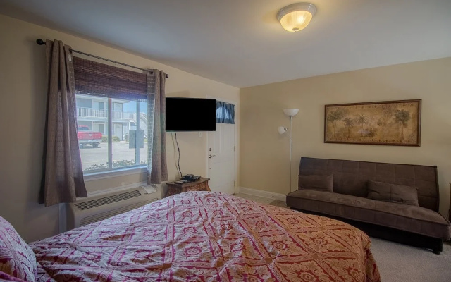 Oak Shores-Oak Shores Studio 39