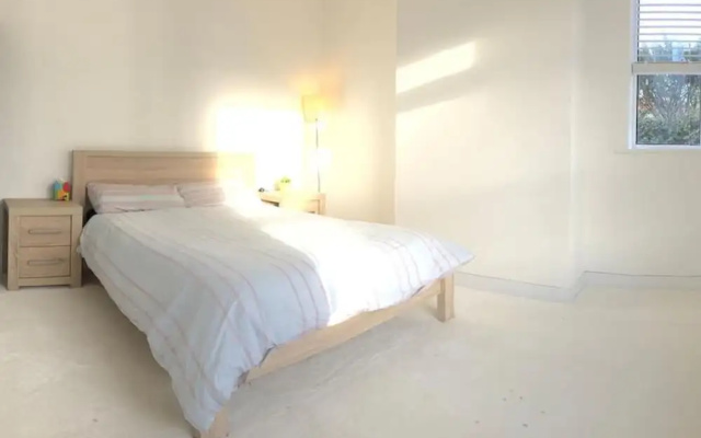 Room-kings Lynn Double Bedroom 1 New Ren