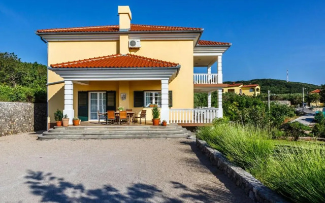 Villa Mirela