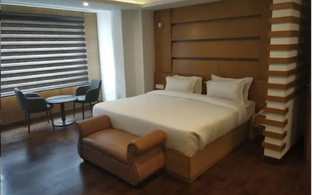 Yashshree Mussoorie Mall Road