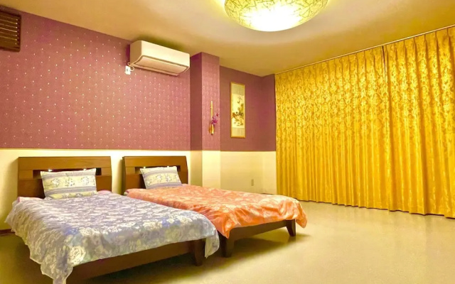 Inuyama Modern Room