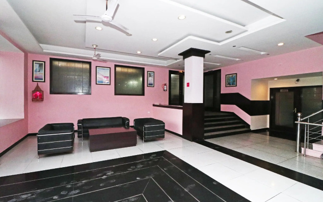 OYO 4754 Hotel Center Point