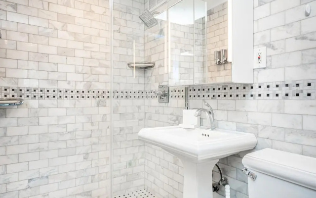 ATL Downtown Condo with Free Parking