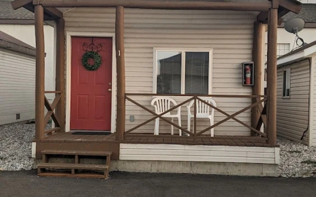 Bar H Motel