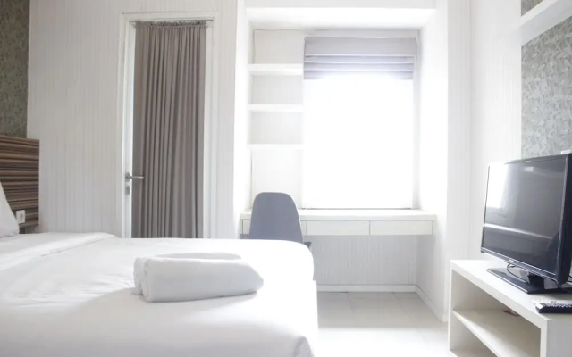 Comfy & Scenic Studio Apartment At Parahyangan Residence Near Unpar