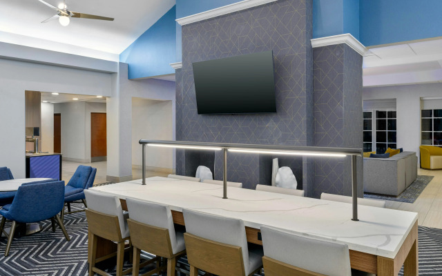 Homewood Suites by Hilton® Orlando-UCF Area