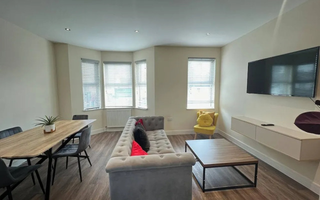 The Grand Spacious Two Bed Apartment
