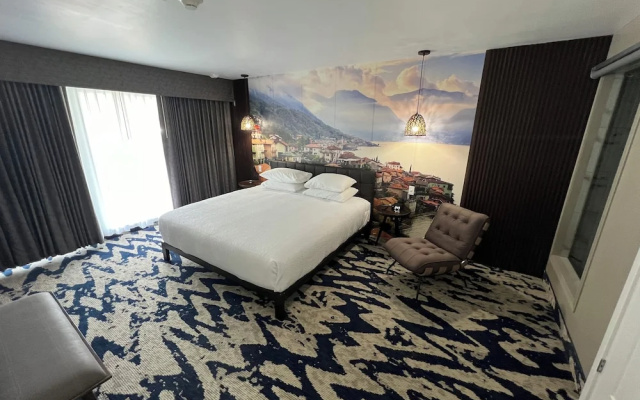 Lighthouse Inn & Suites