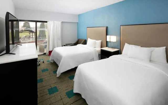Cburg Inn & Suites
