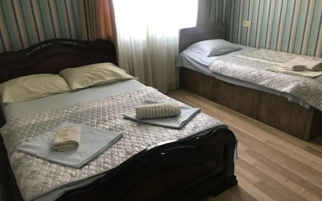 IO Apartment