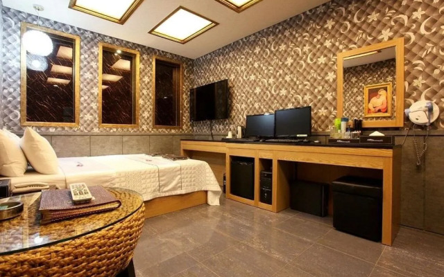 Yeongdeungpo Komodo Hotel