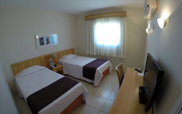 Harbor Self Graciosa Hotel