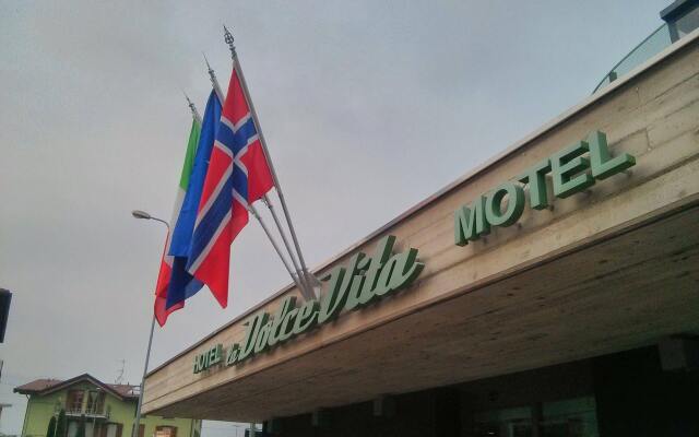La Dolce Vita Hotel Motel Вилла-ди-Серио вид на фасад