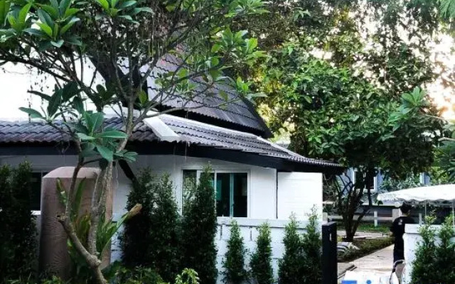 SAND House, vacation Banrublom rayong beach+wifi