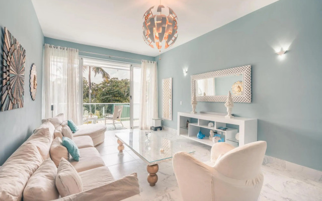 Playa Bonita Lavish Apartment at Lake View 42B