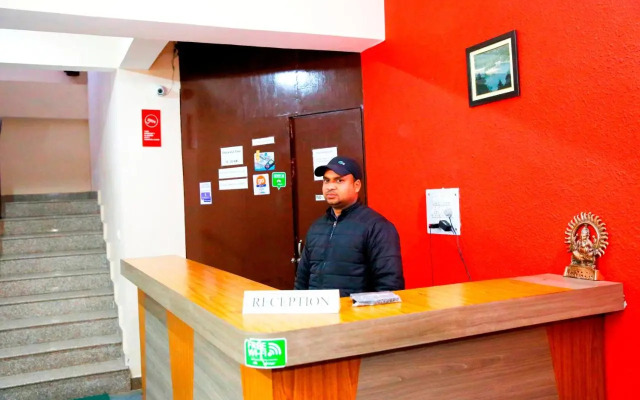 Hotel Avlokan - Near Kainchi Dham Mandir