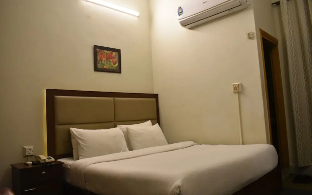 Pearl City Hotel