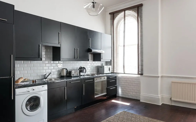 Traditional Exquisite 1BR near Hyde Park