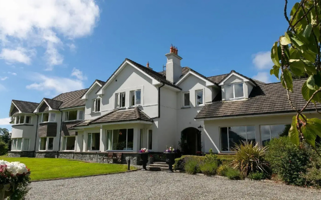 Loch Lein Country House