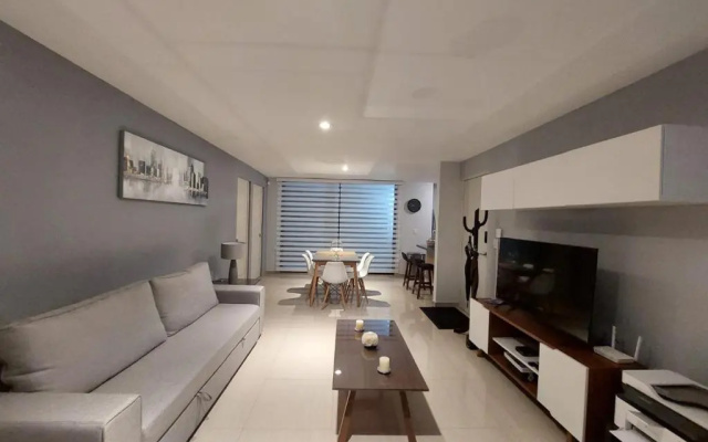Business Apartment Spacious 2BR Near Plaza Cristal