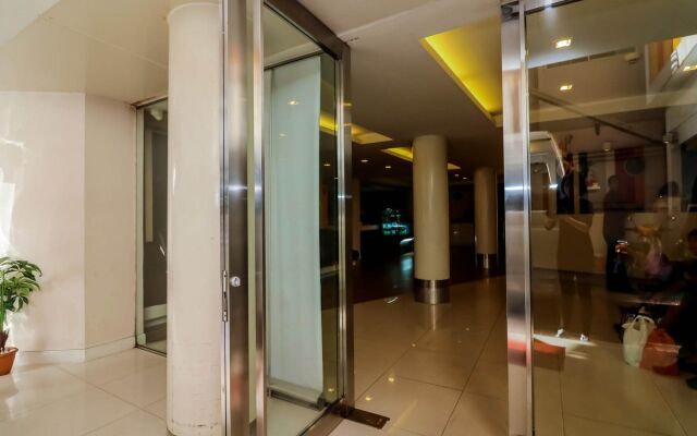 Отель Nida Rooms Phetchaburi 88 Center Point Бангкок вид на фасад